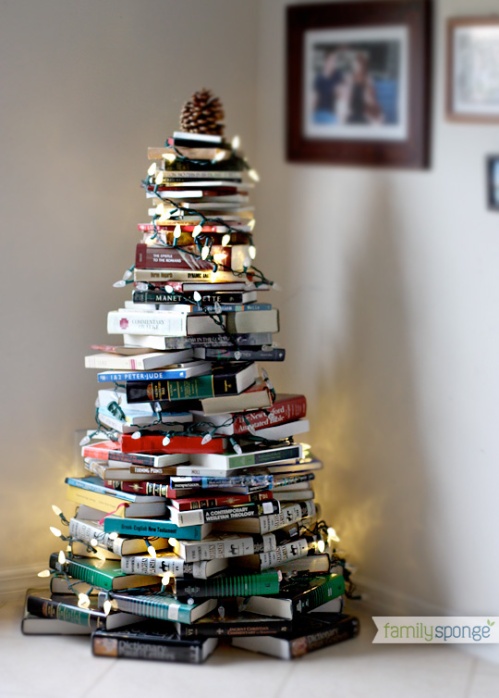 A bookish Christmas tree from http://familysponge.com/wp-content/uploads/2012/11/booktree11.jpg